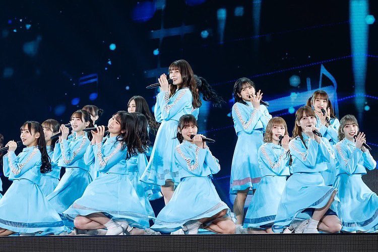 日向坂46「3回目のひな誕祭」想いの詰まった衣装のヒミツが話題に